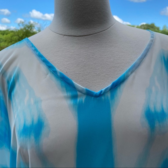 Chico’s Luna Ikat Peri Poncho - Picture 10 of 15